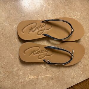 Roxy Tan Flip-Flops size 9 NWOT